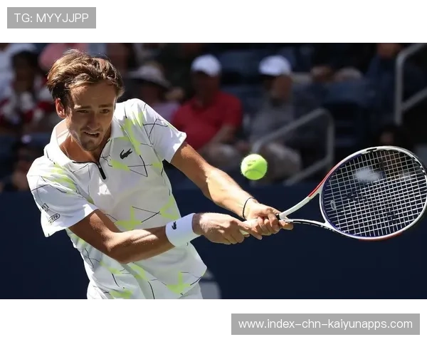 梅德韦杰夫防守稳健,锁定胜局,梅德韦杰夫吧 梅德韦杰夫防守稳健,锁定胜局,梅德韦杰夫吧