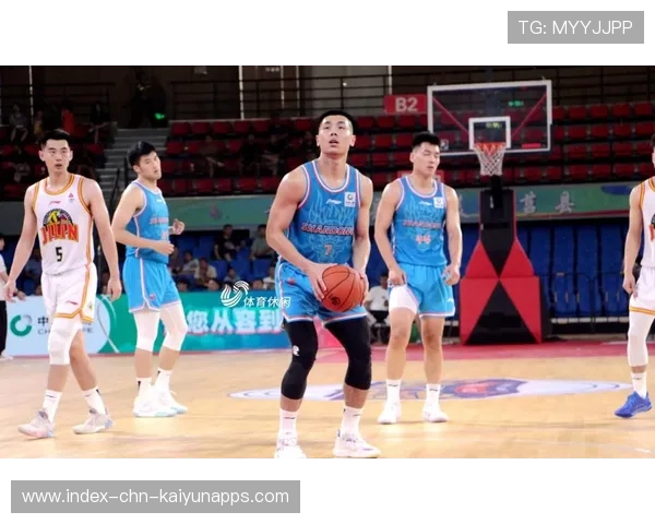 球星参加小组防守演练，区域联防衔接成关键考核项